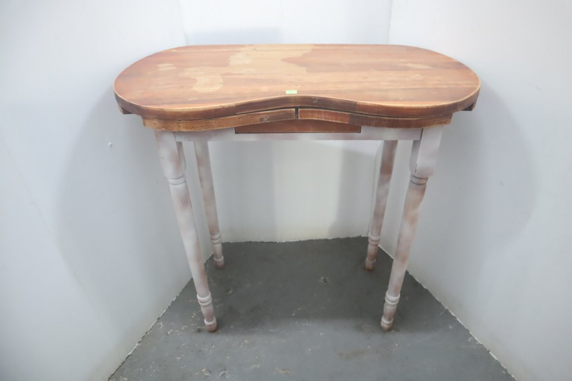 Kidney Shaped Table