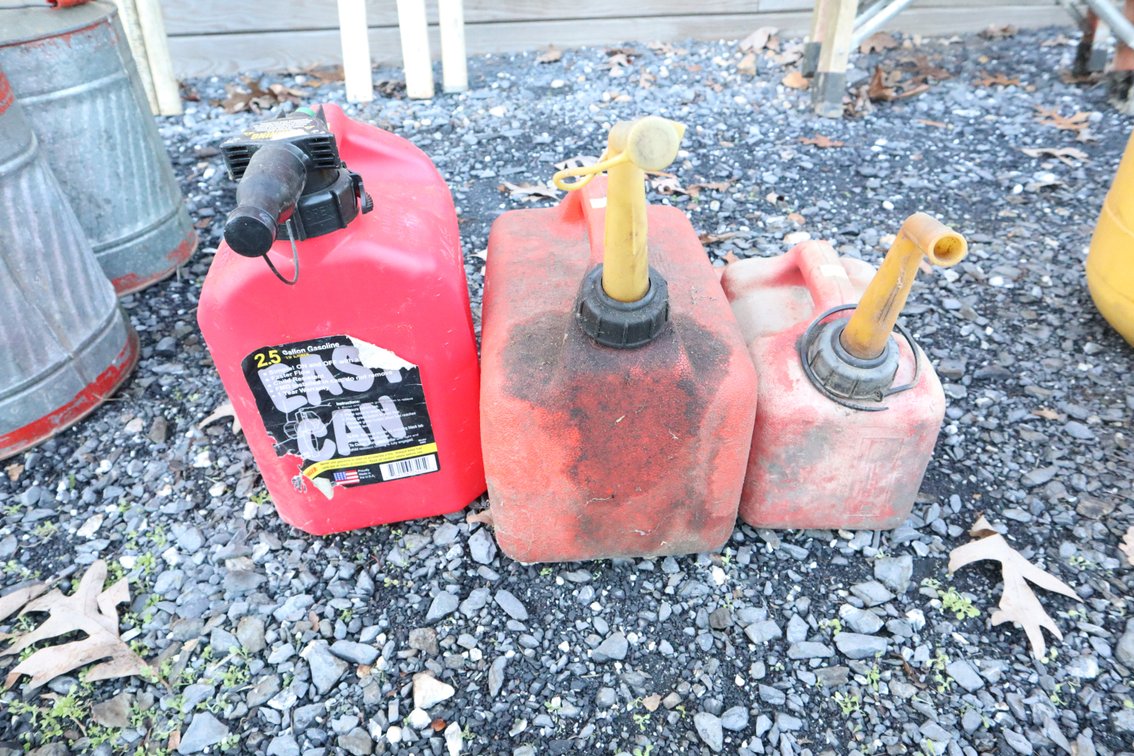 3 Gas Jugs