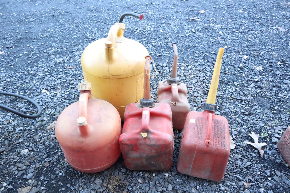 5 Gas Jugs