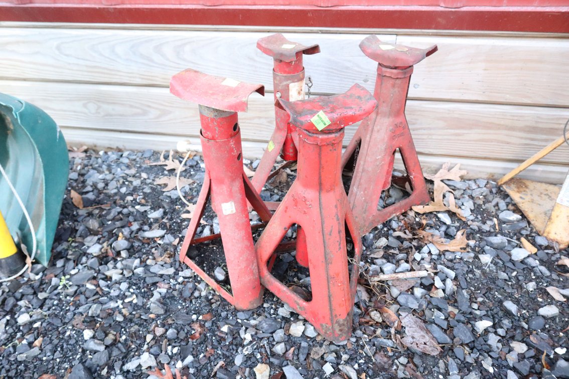 4 Jack Stands