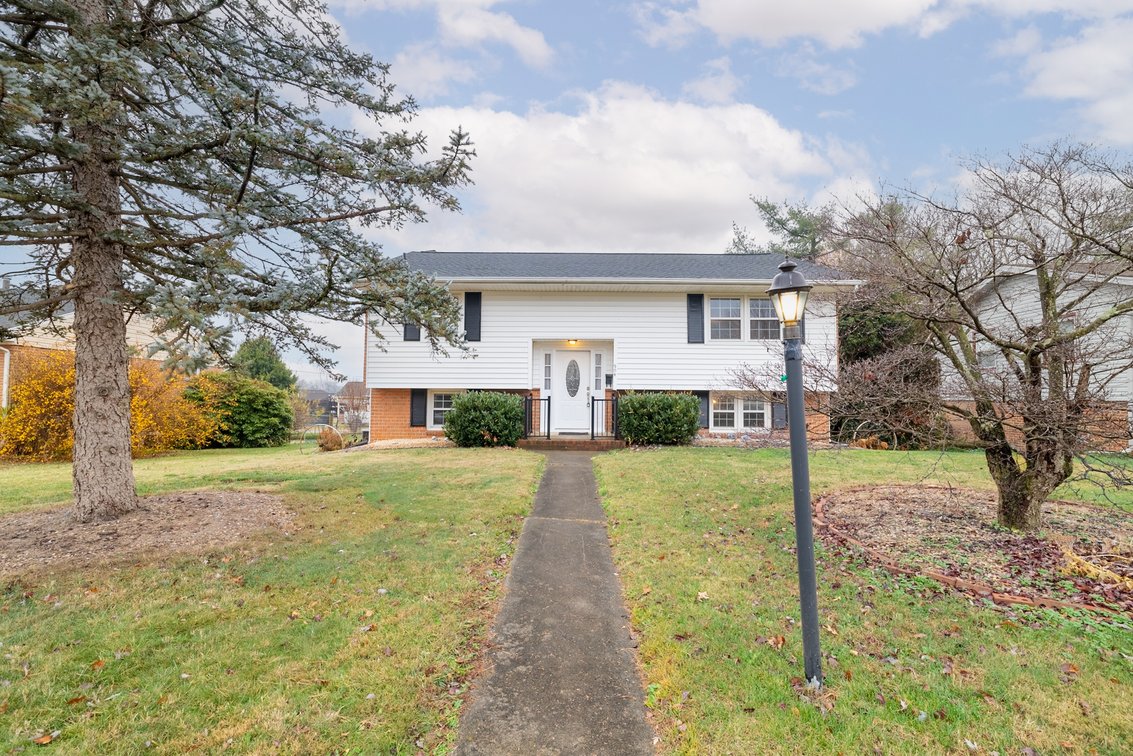 Image for Waynesboro Real Estate Auction