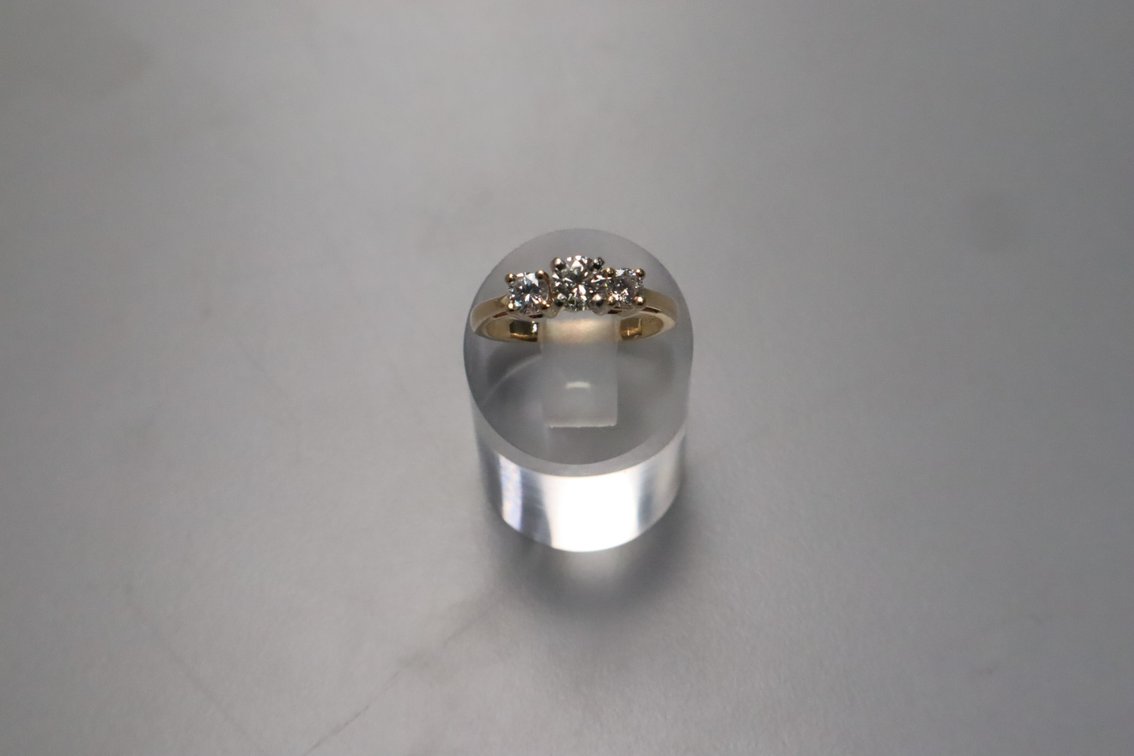 14K Yellow Gold 3 Stone Natural Diamond 1 ct Total — Retail $2900 — IJ Color VS2