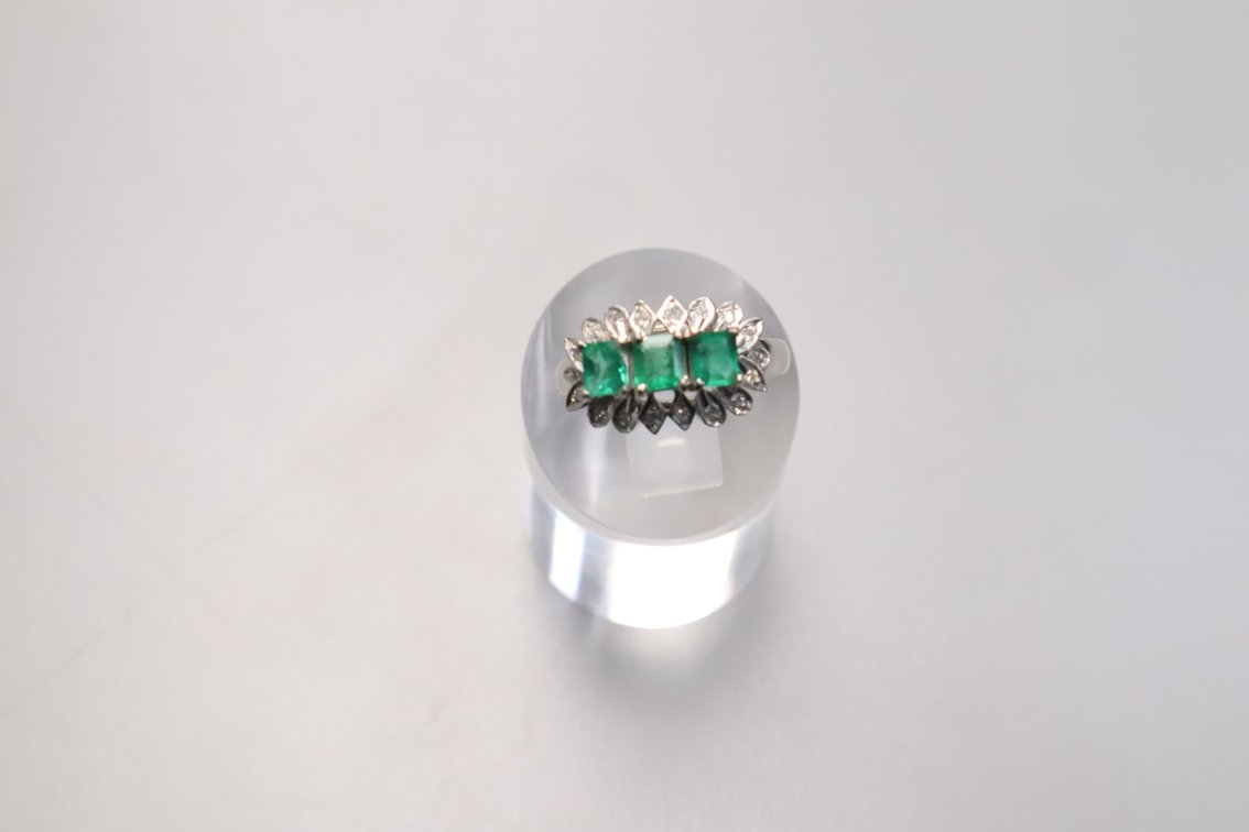 14K White Gold Natural Emerald and Diamond Ring 1 ct Emerald Total