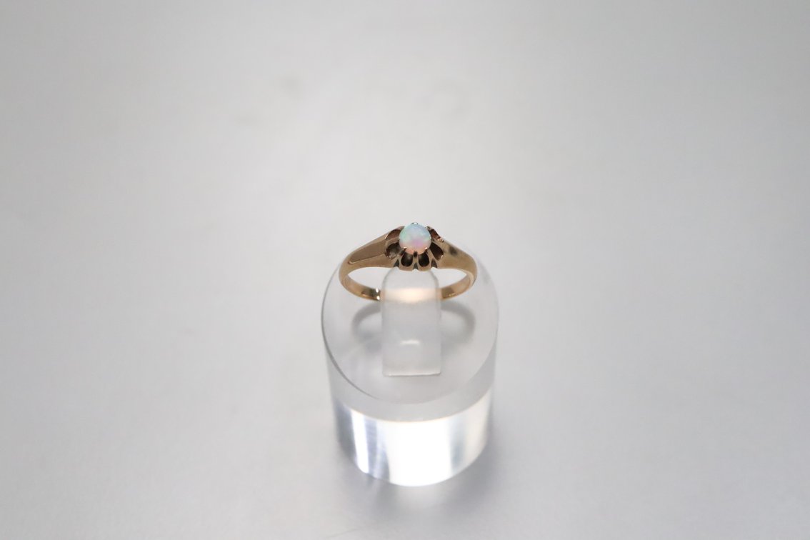 10K Yellow Gold Opal Ring