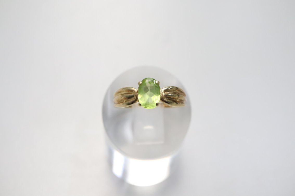 10K Yellow Gold Peridot (August Ring)
