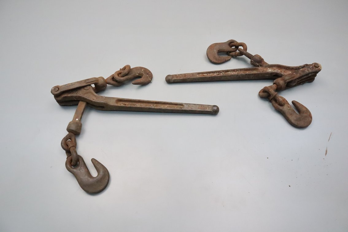 Pair of Chain Binders