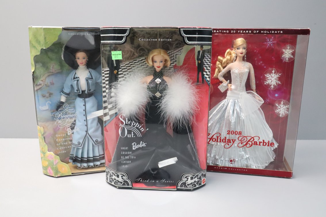 3 Barbies