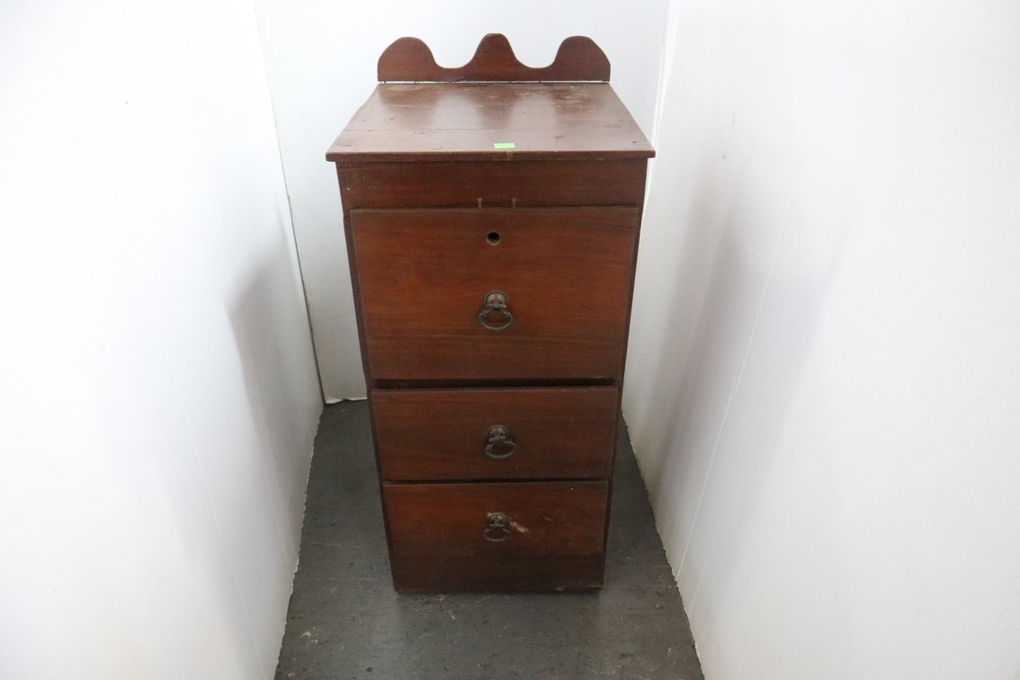 3 Drawer Stand