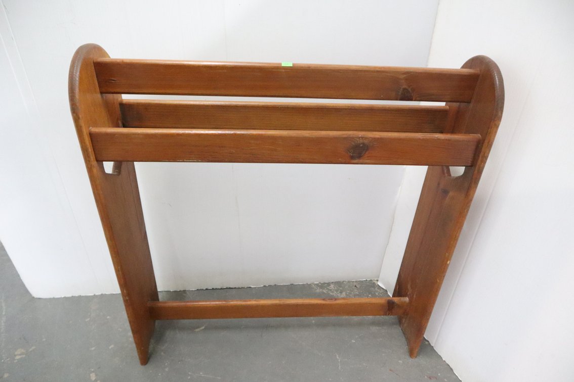 Pine Quilt Rack
