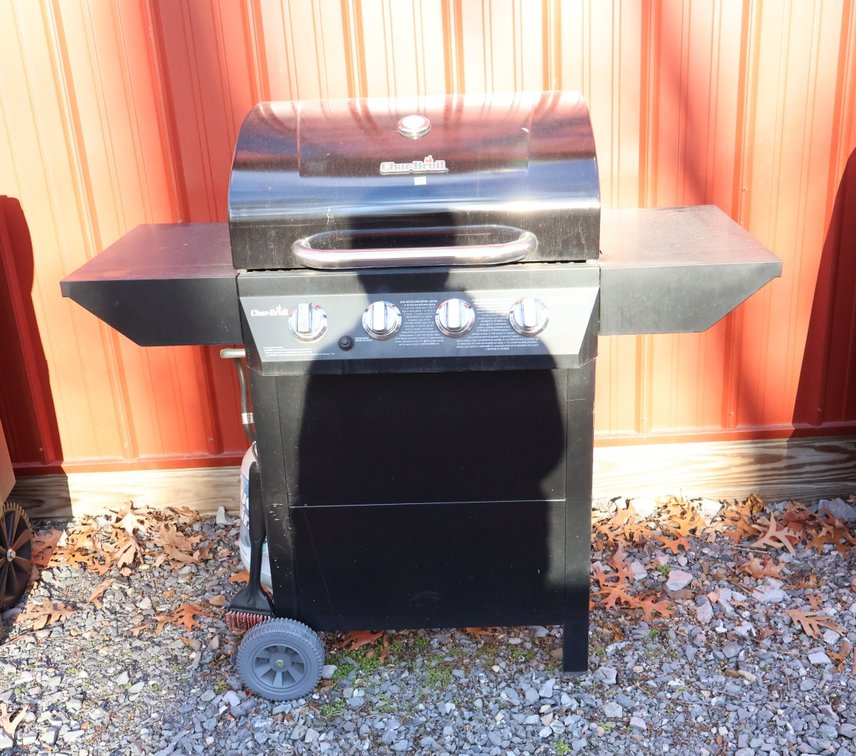 Char-Broil Gas Grill with Propane Tank