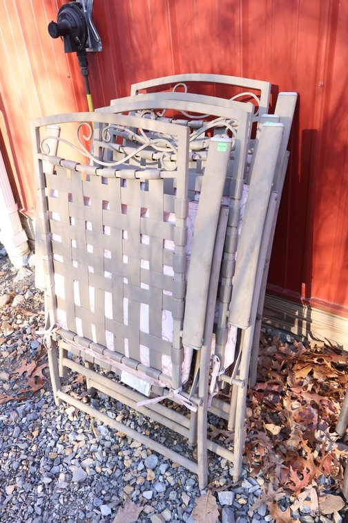 4 Folding Patio Chairs