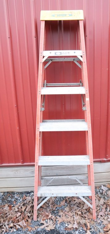 6 Ft Fiberglass Step Ladder