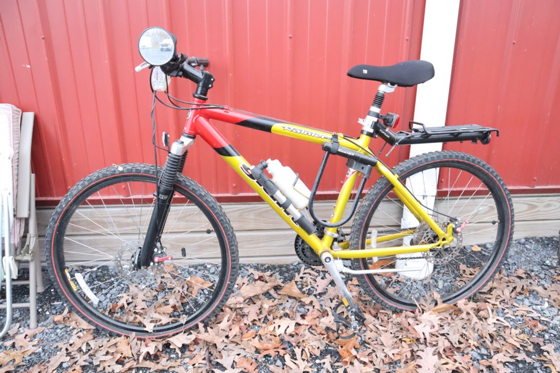 Giant Rainier 26-In Mountain Bike