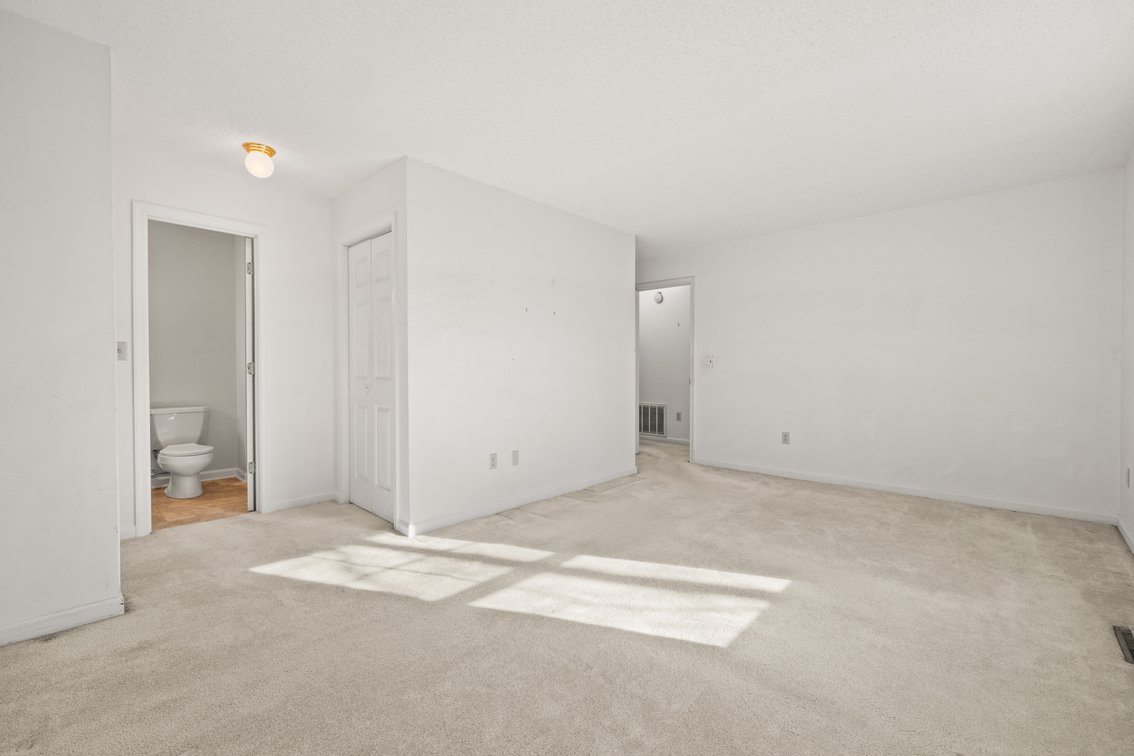 Image for Stuarts Draft Real Estate Auction