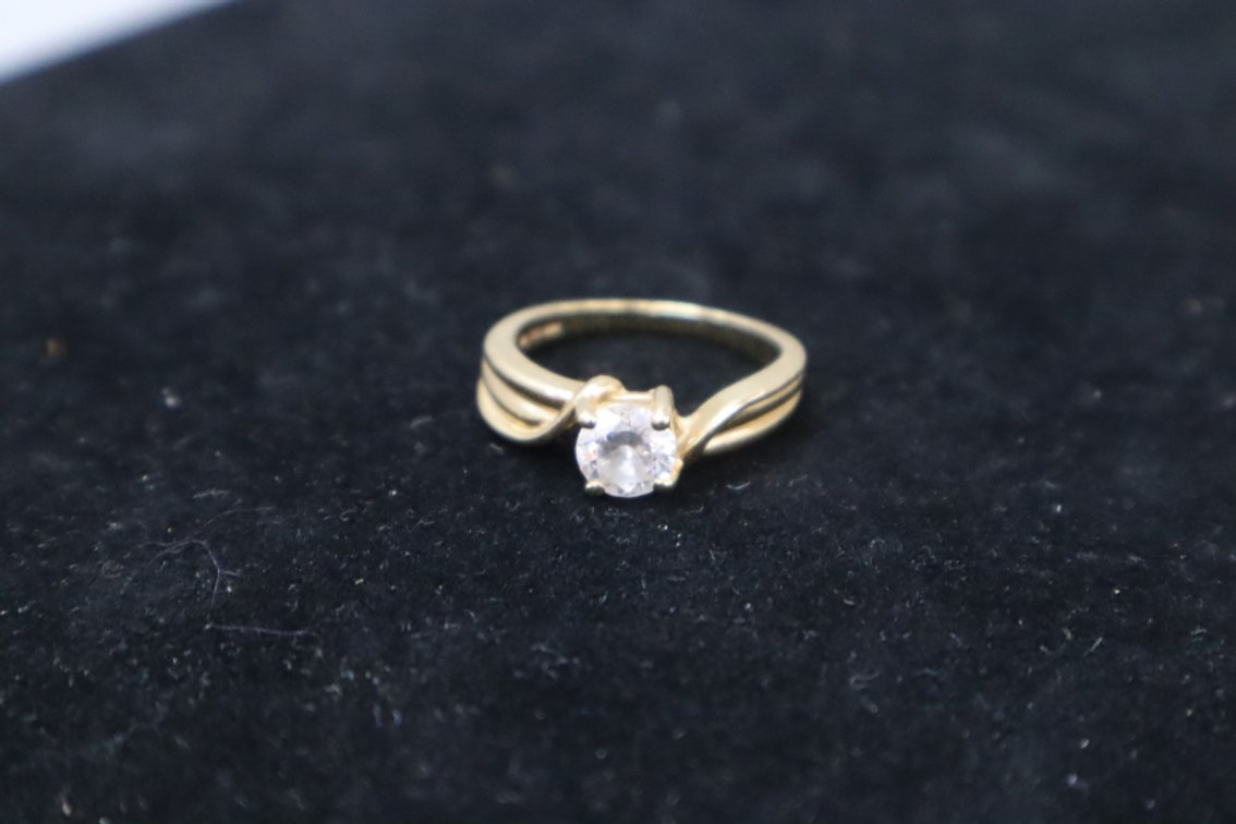 Gold Ring Stamped 14K, Size 8, With Stone