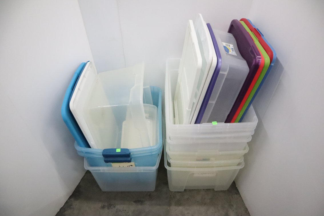 Plastic Totes And Lids