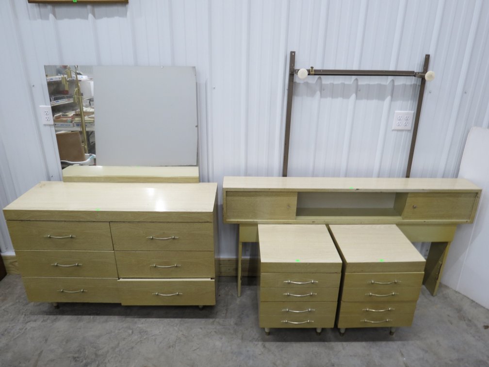 Full Size Bedroom Set