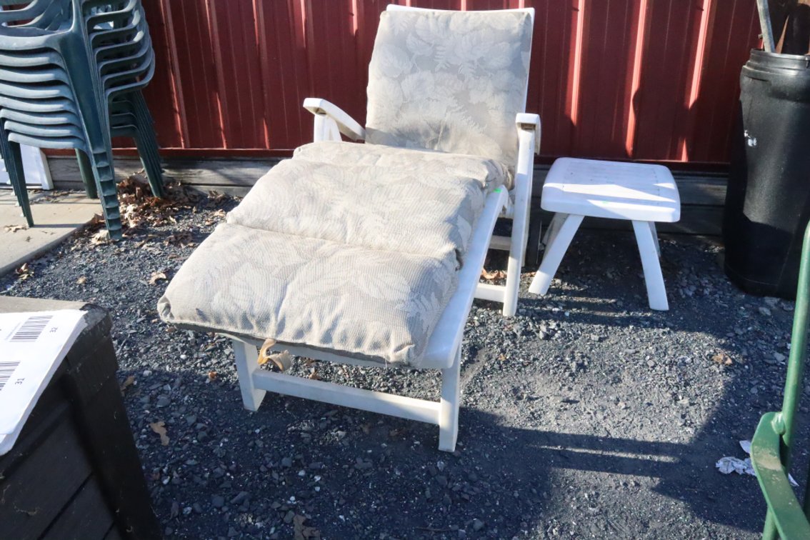 Plastic Patio Tear and End Table