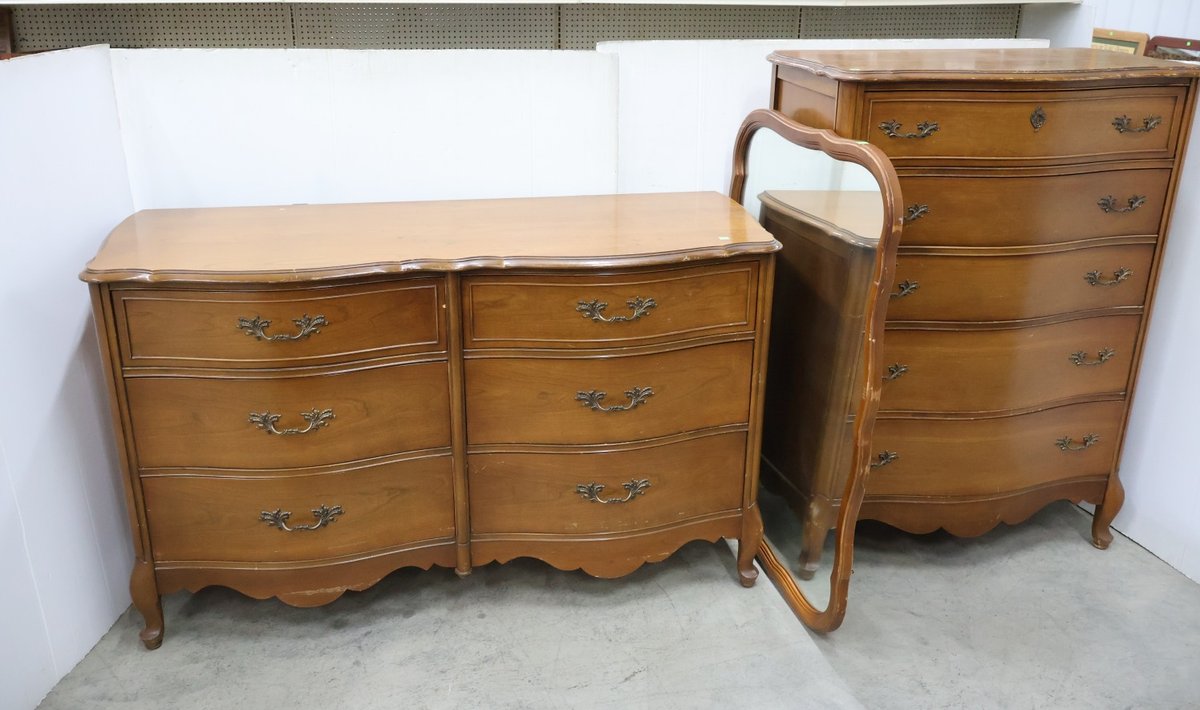 Bassett Furniture Chest of Drawers and Dresser