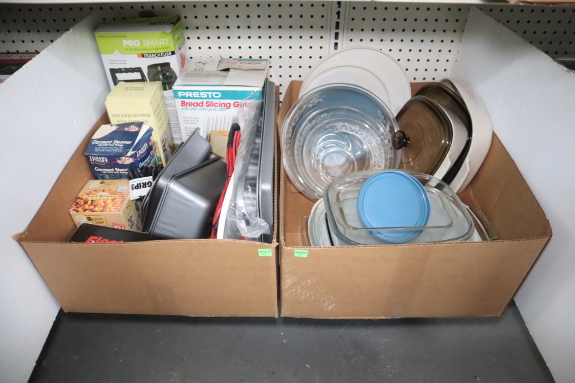 Pyrex and Other Kitchen Finds