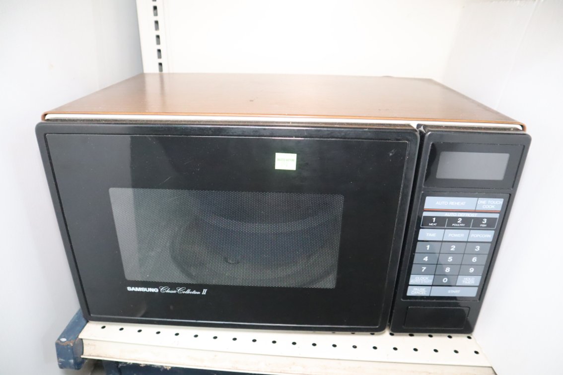 Vintage Samsung Microwave