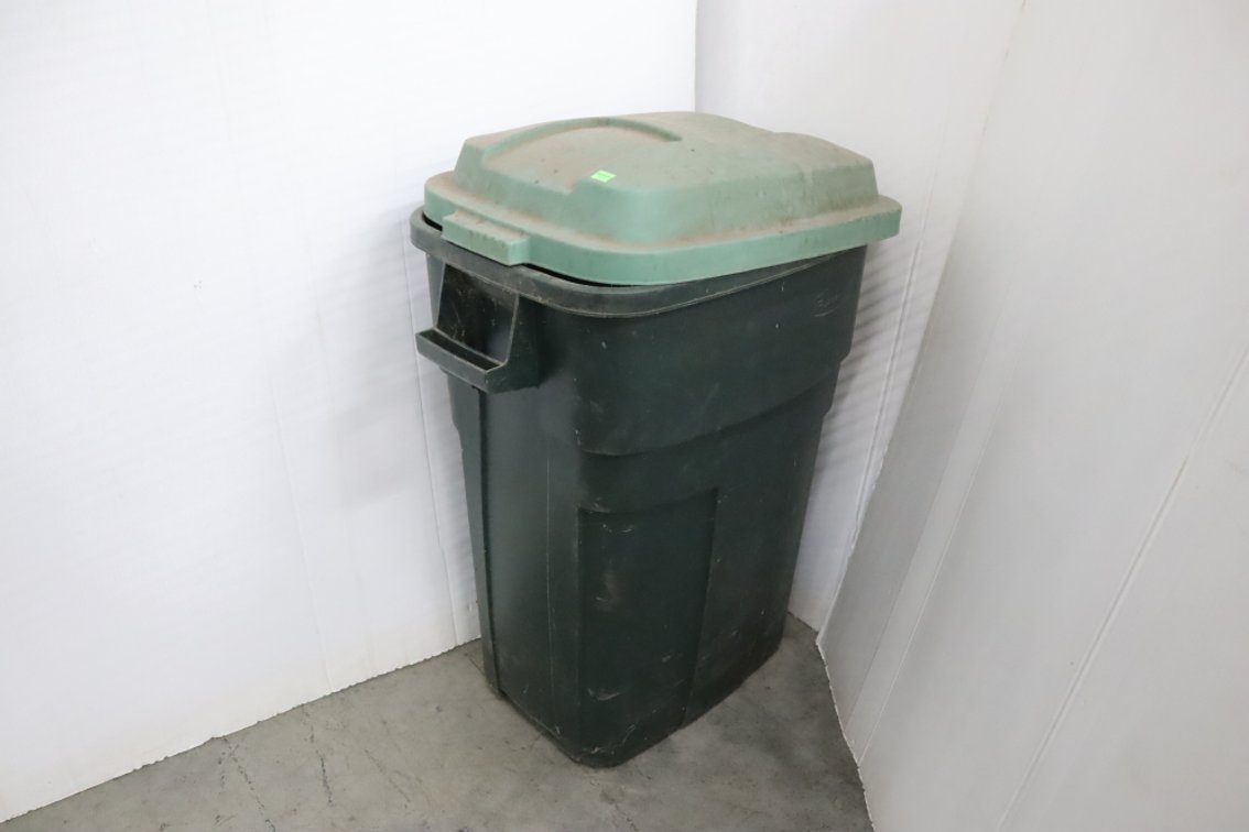 Outdoor Trash Can With Rope