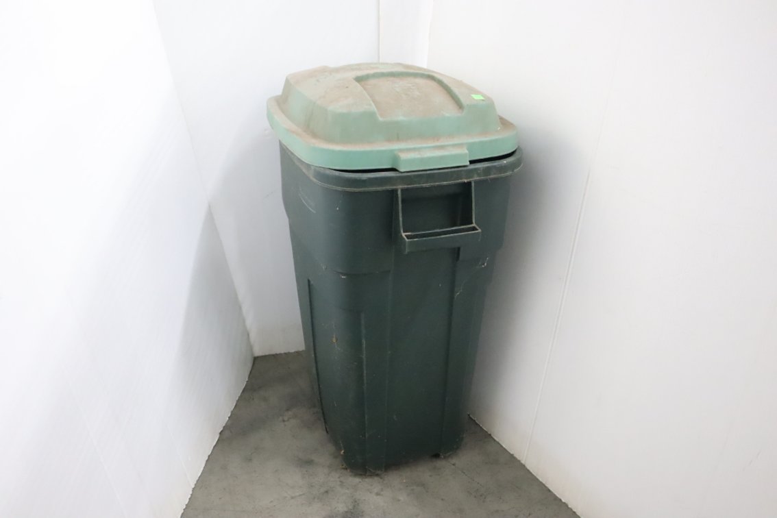Outdoor Trash Can With Rope