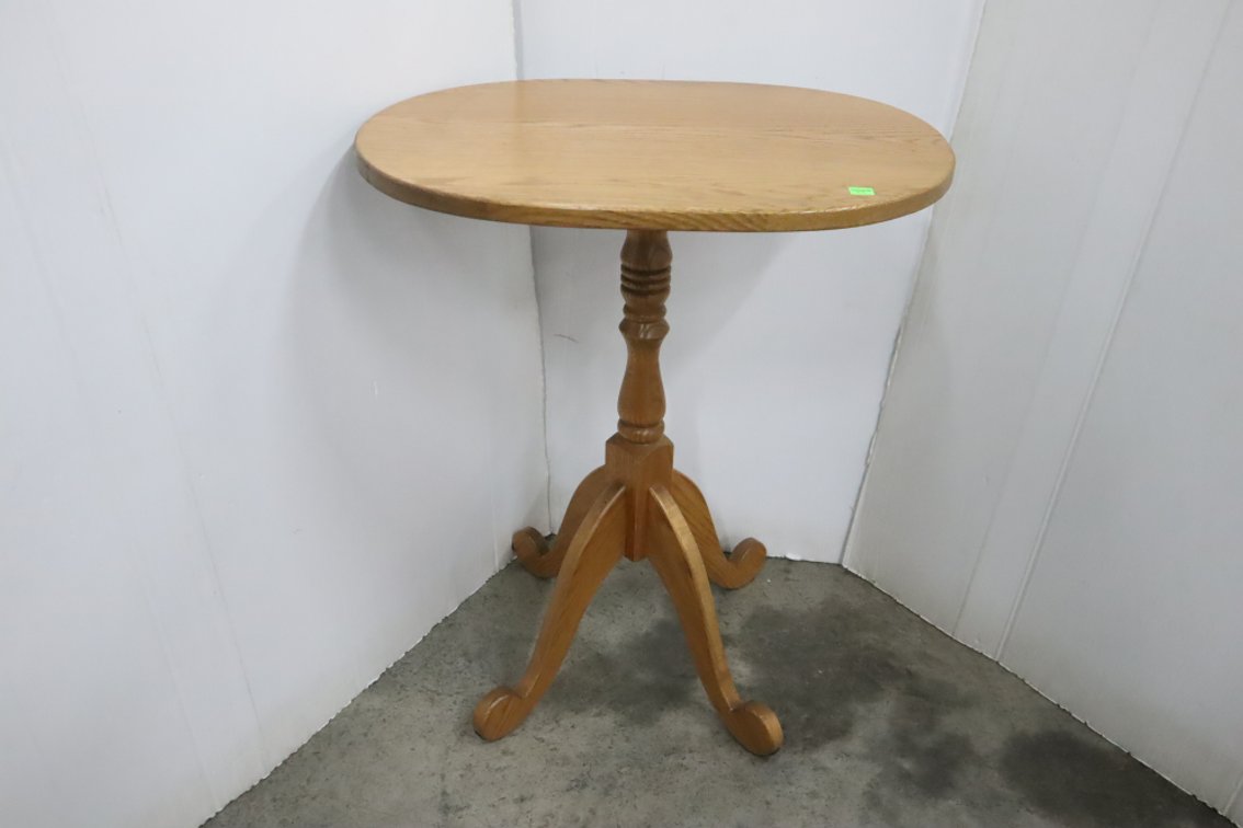Oval Top Side Table