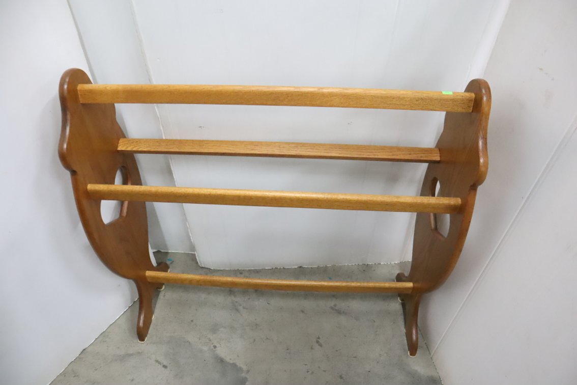 Wooden Quilt Rack