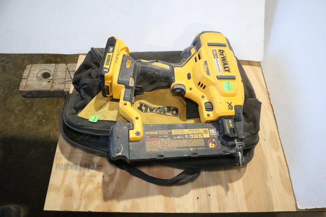 Dewalt Brad Nailer
