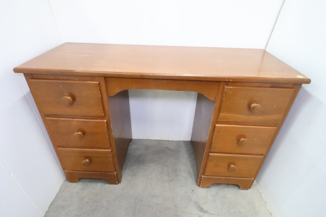 Knee-Hole Desk