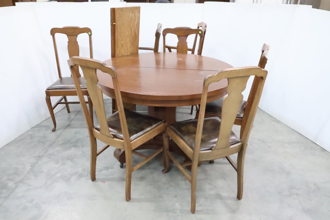 Oak Pedestal Round Dining Table