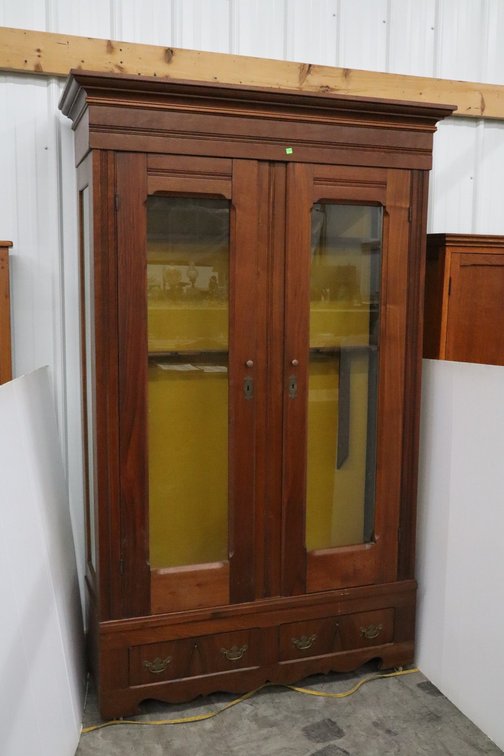 Antique Sportsman'S Cabinet