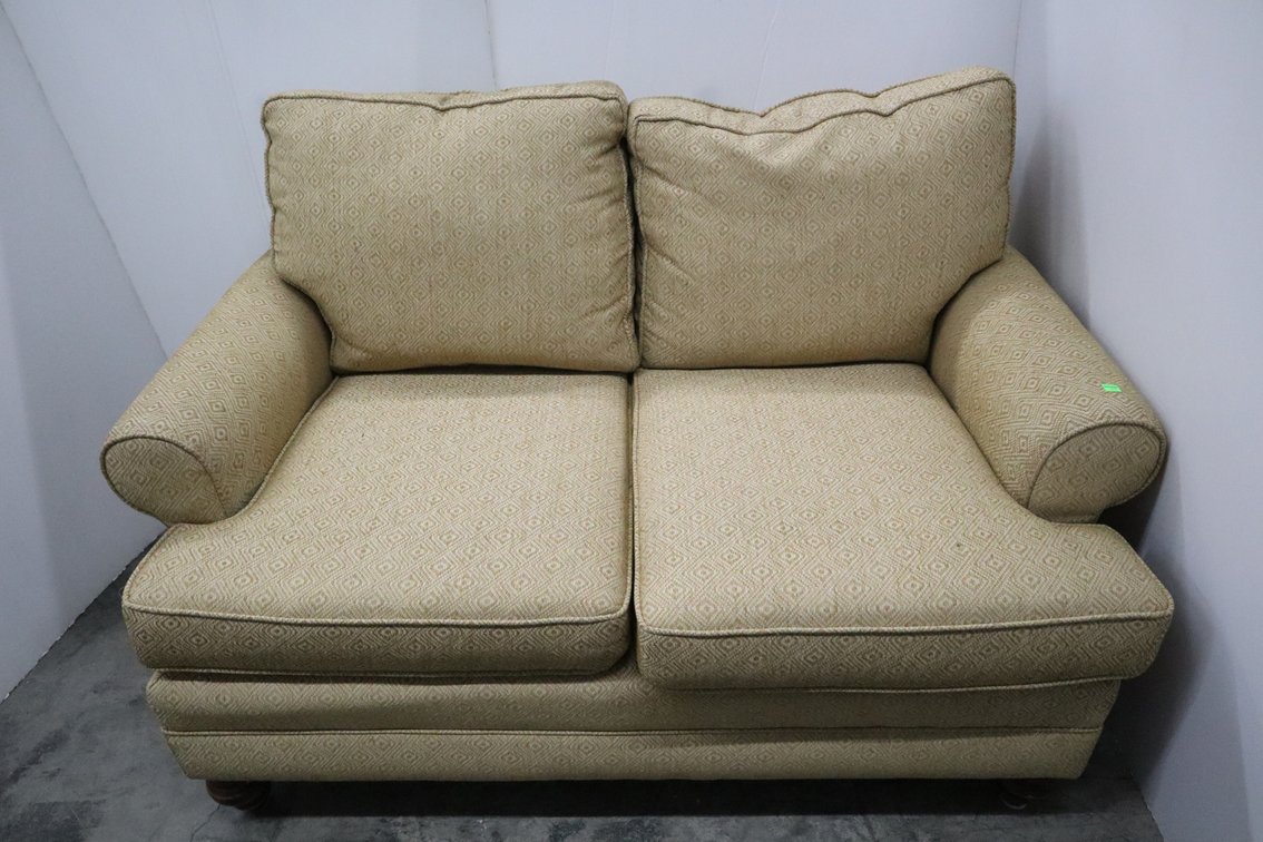 Kincaid Loveseat