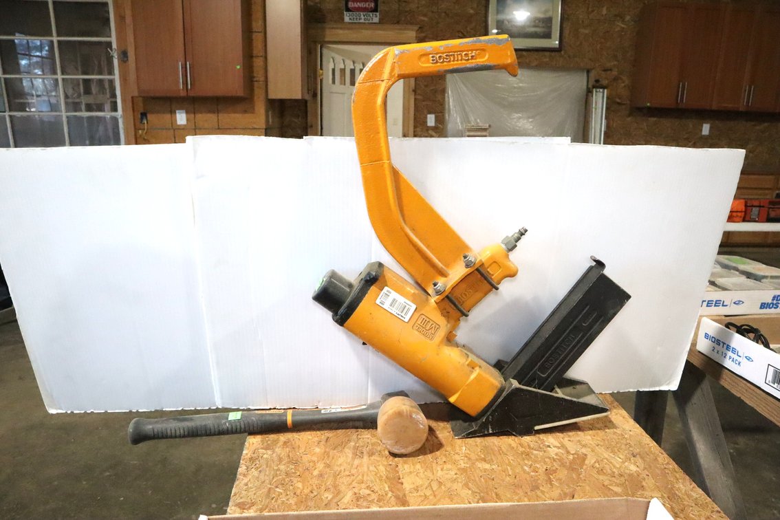 Bosctich Miii Floor Stapler And Hammer