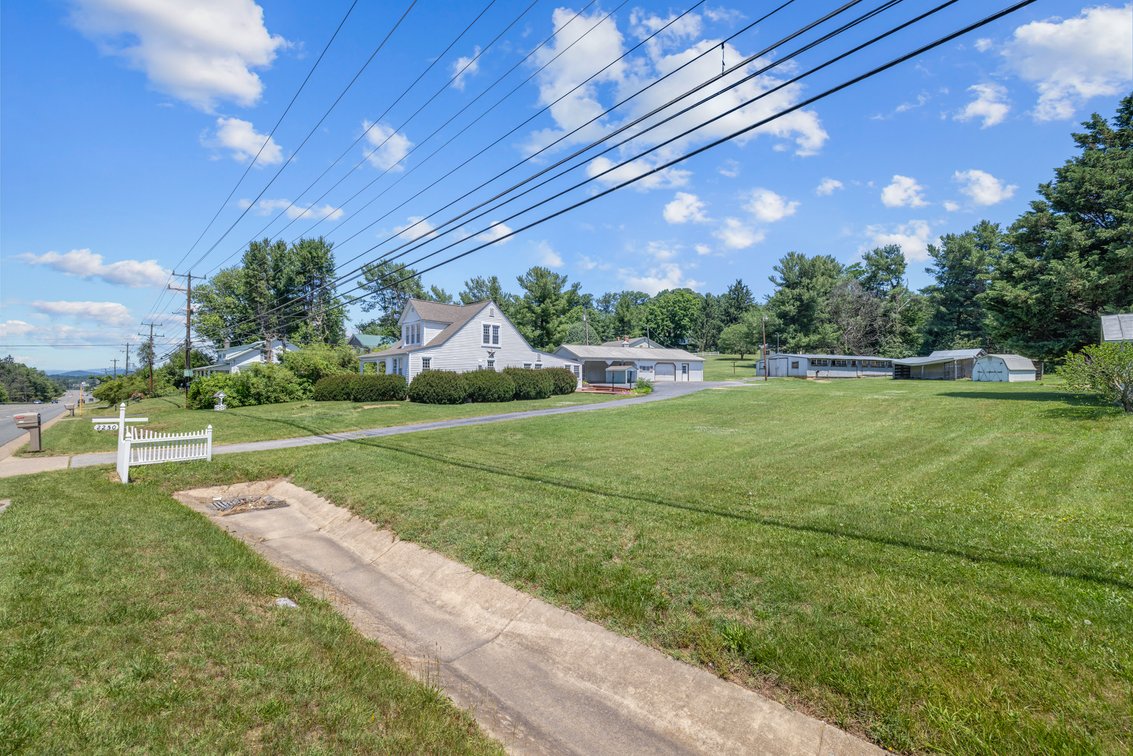Image for 2250 Jefferson Highway Auction