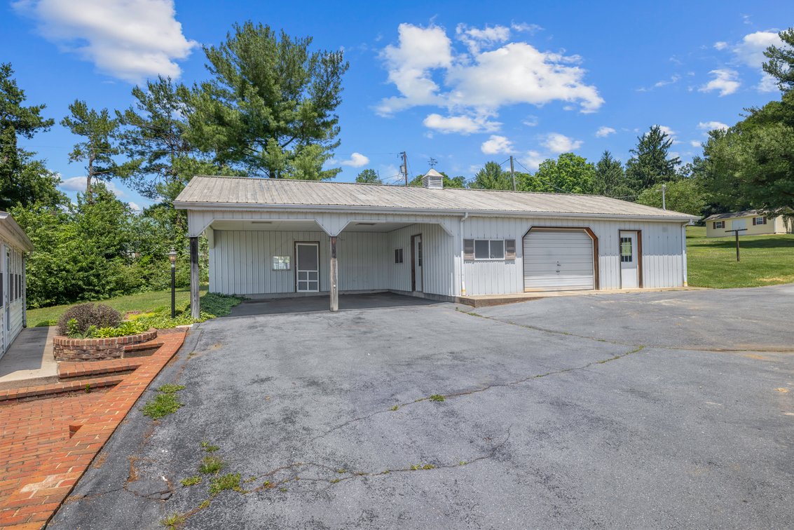 Image for 2250 Jefferson Highway Auction