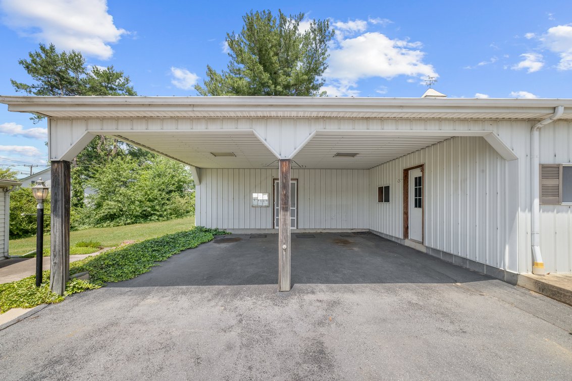 Image for 2250 Jefferson Highway Auction