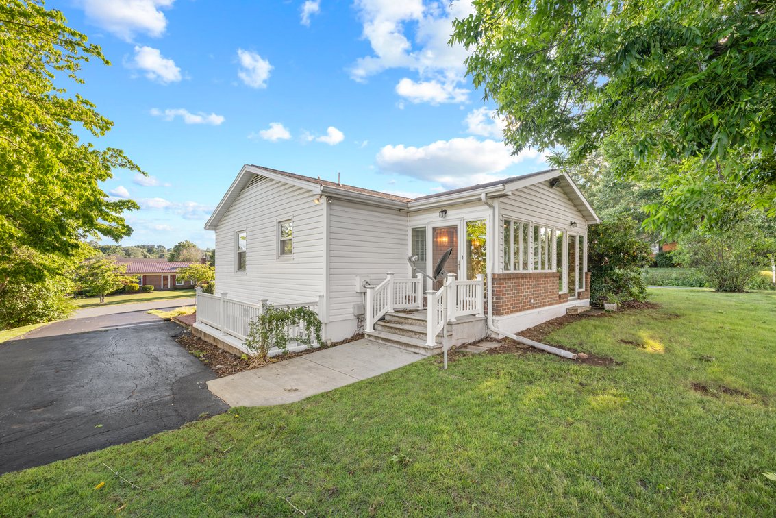 Image for 55 River View Dr, Verona