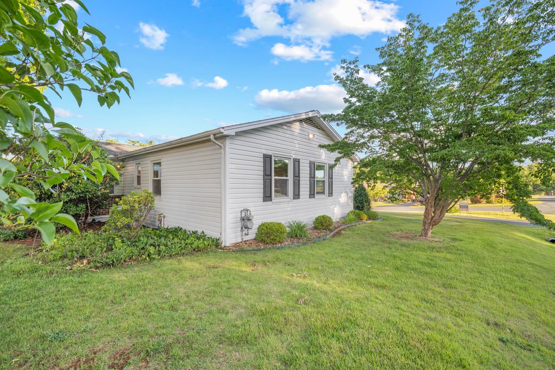 Image for 55 River View Dr, Verona