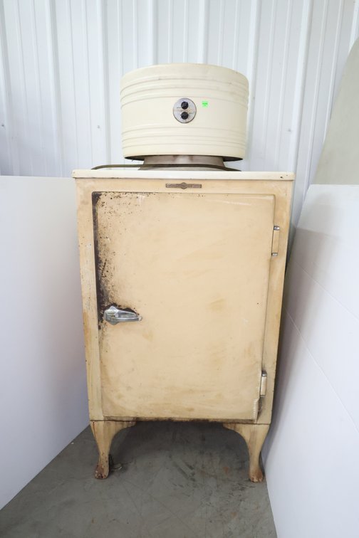 Vintage Monitor Top Refrigerator