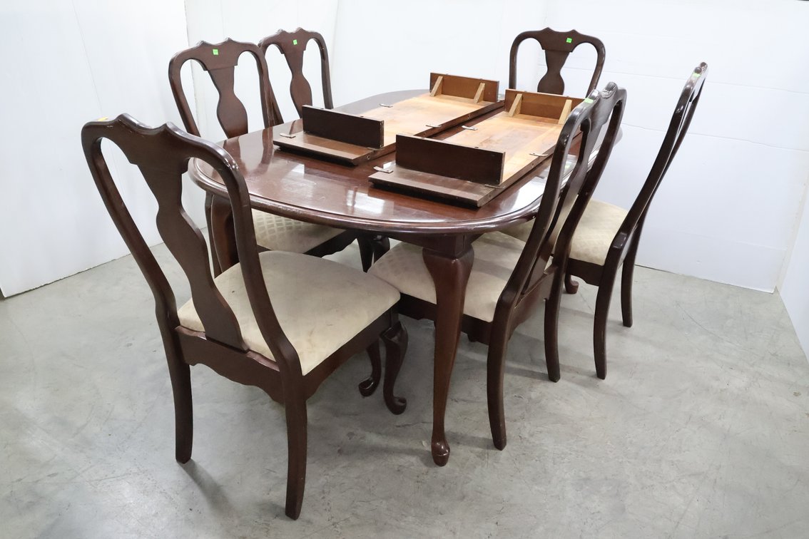 Kincaid Dining Table