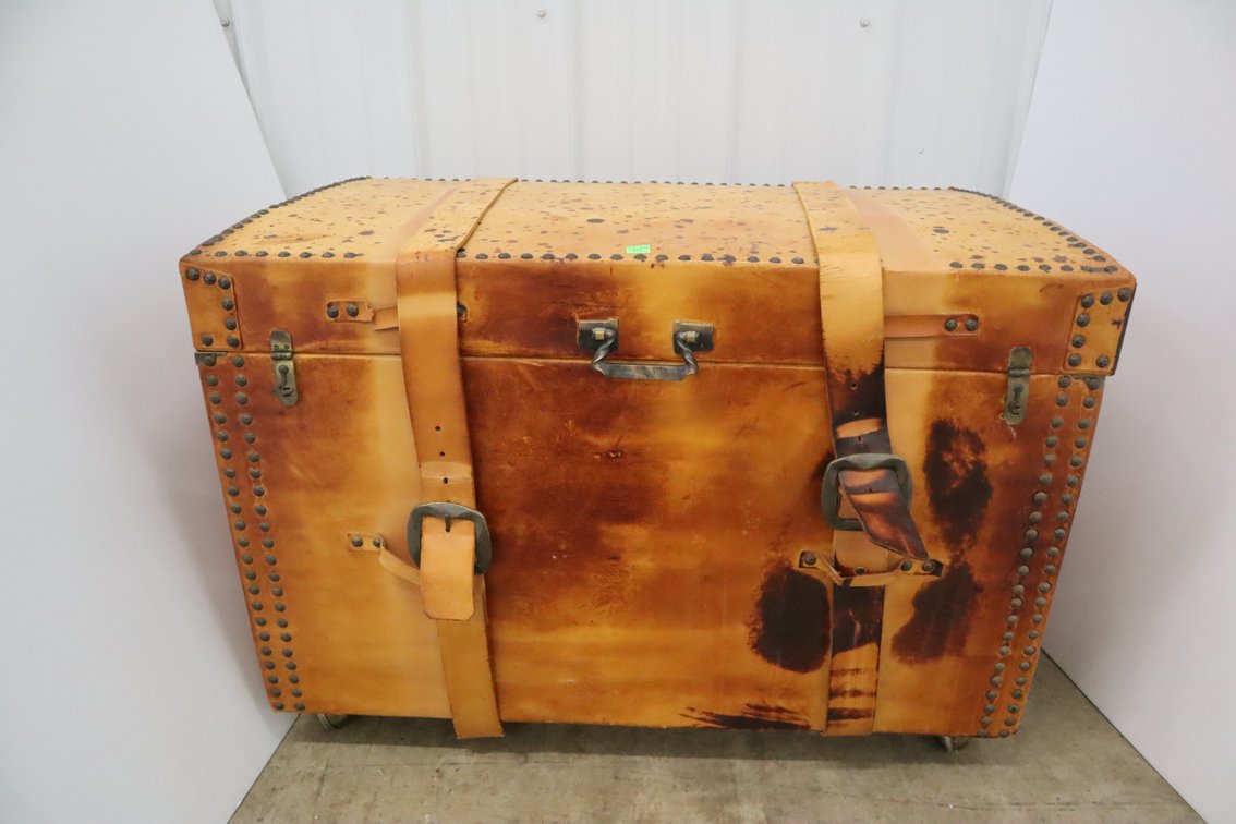 Cedar Lined Trunk
