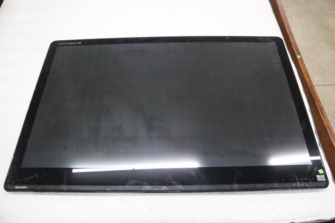 Sharp Aquos Quattron 3D Tv