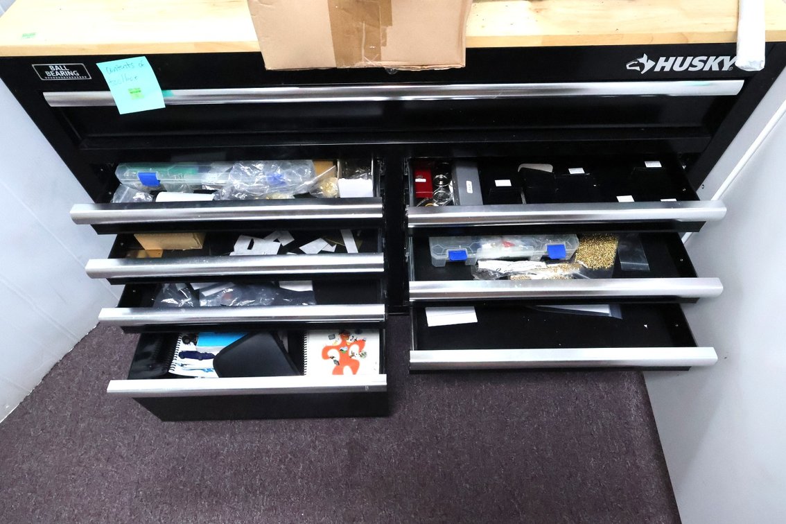 Contents of Toolbox Includes Engraving Metal, Miscellaneous. Does NOT include the tool box