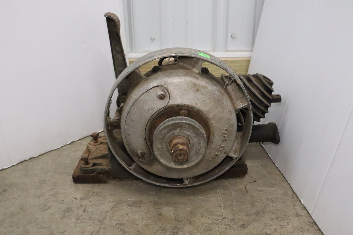 Antique Maytag Motor