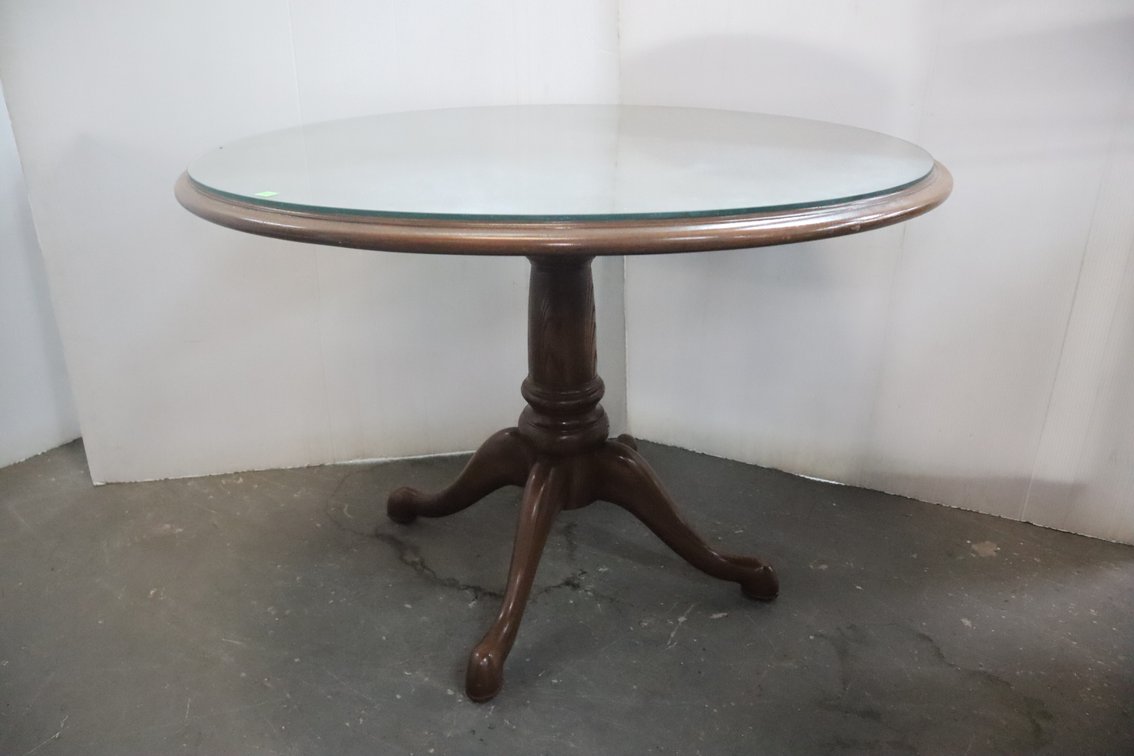 Round Top Pedestal Table
