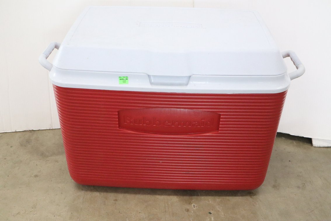 Rubbermaid Cooler