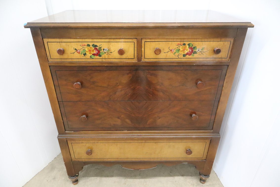 Vintage Chest of Drawers