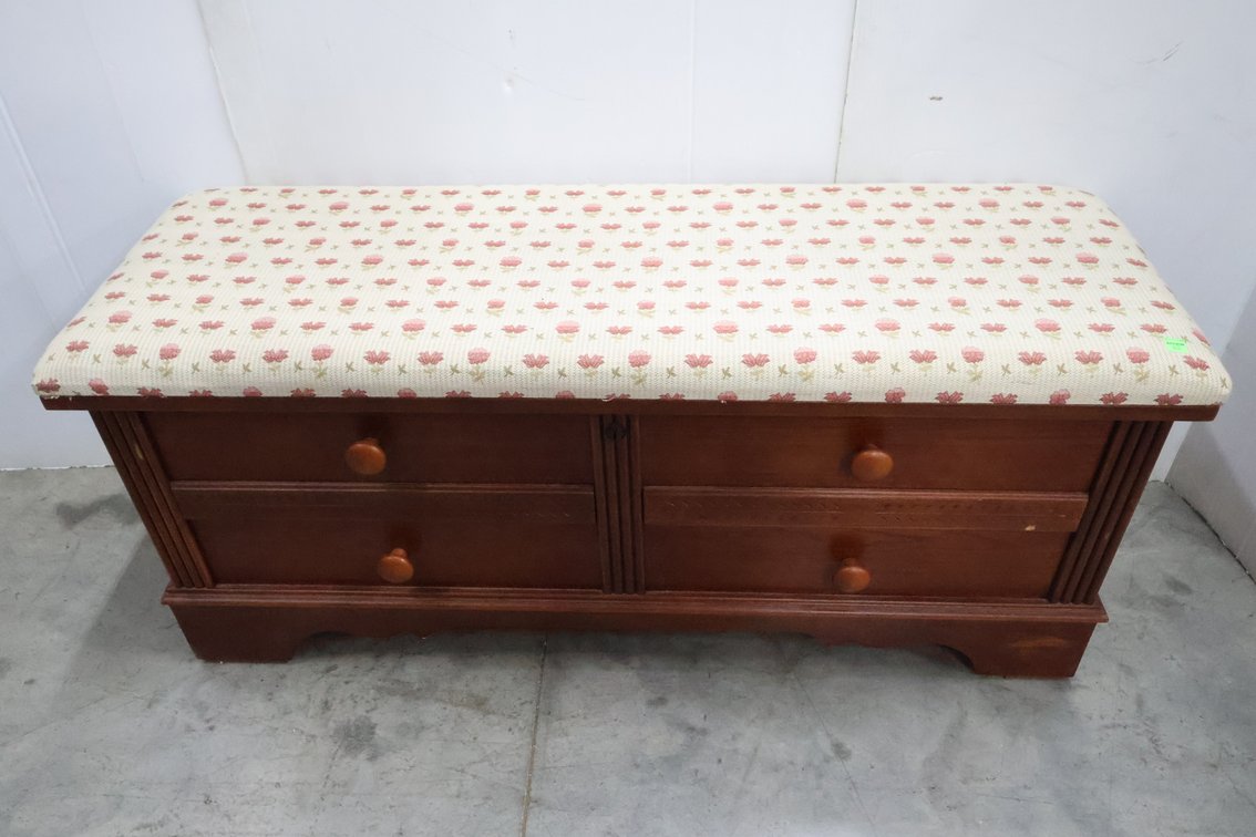 Lane Cedar Chest